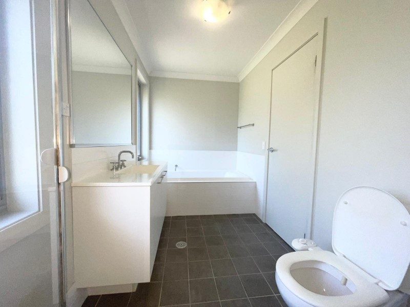 103 Hemsworth Avenue, Middleton Grange NSW 2171