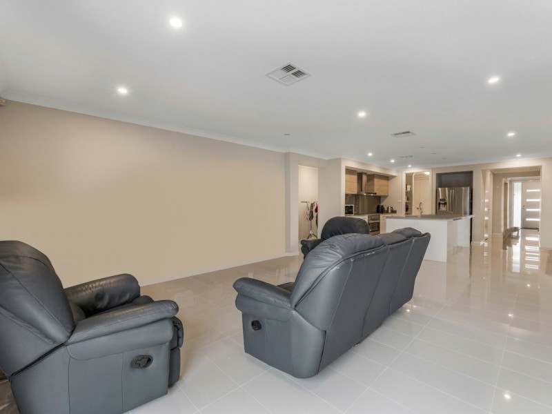 8 Karmel Street, Oran Park NSW 2570
