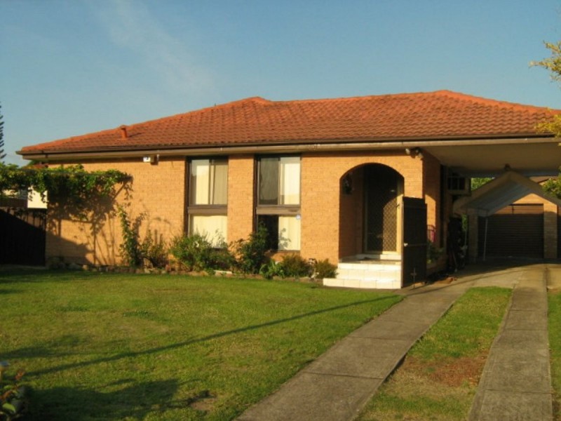8 Cromer Place, St Johns Park NSW 2176