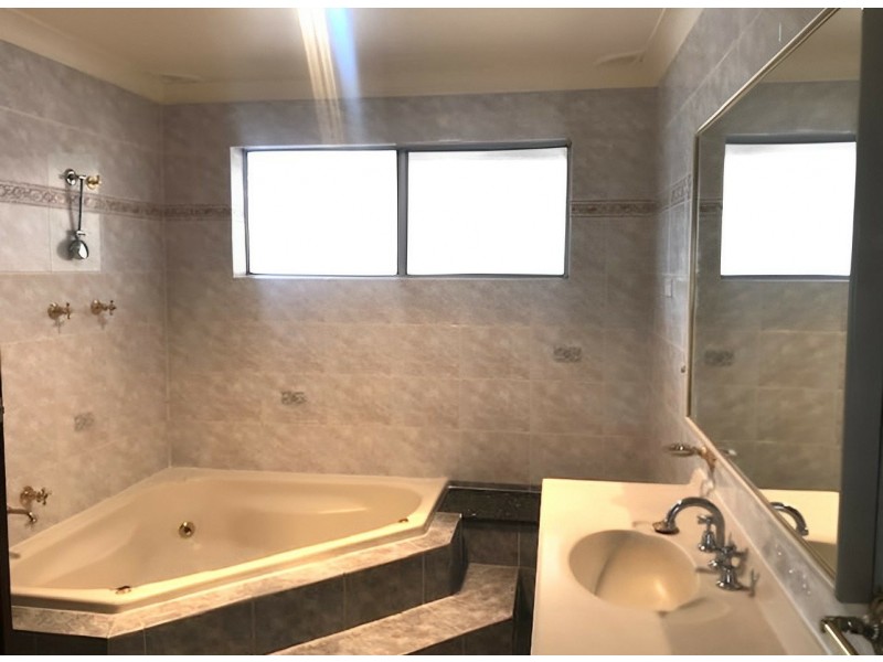 28 Tantani Avenue, Green Valley NSW 2168