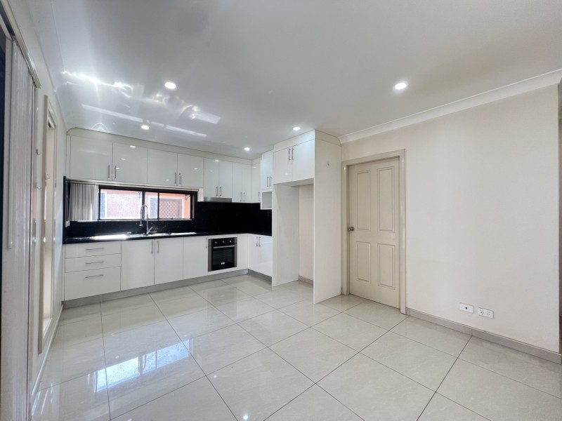 16a Sutherland St, Canley Heights NSW 2166