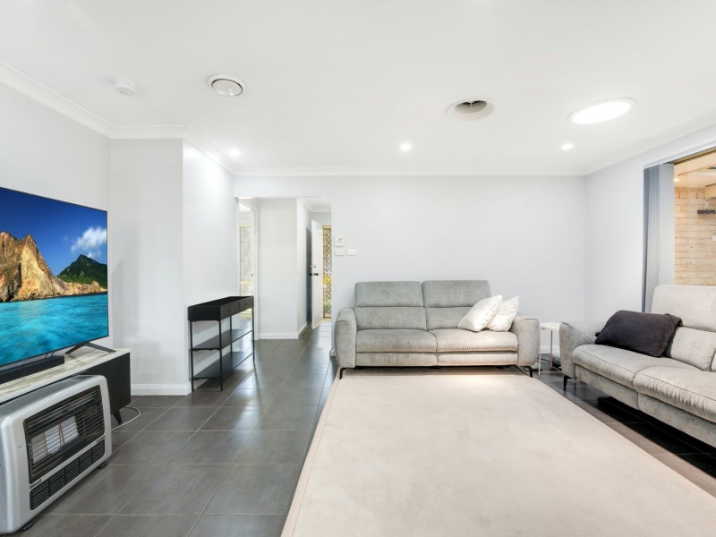 12 Binnaway Avenue, Hoxton Park NSW 2171