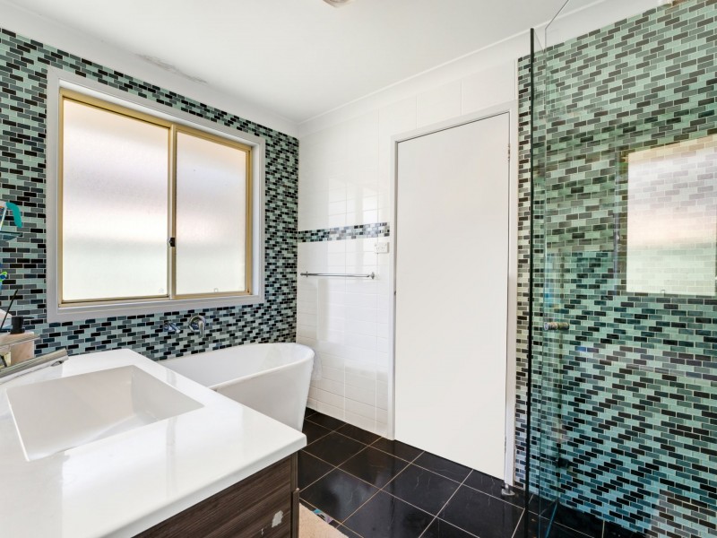 12 Binnaway Avenue, Hoxton Park NSW 2171