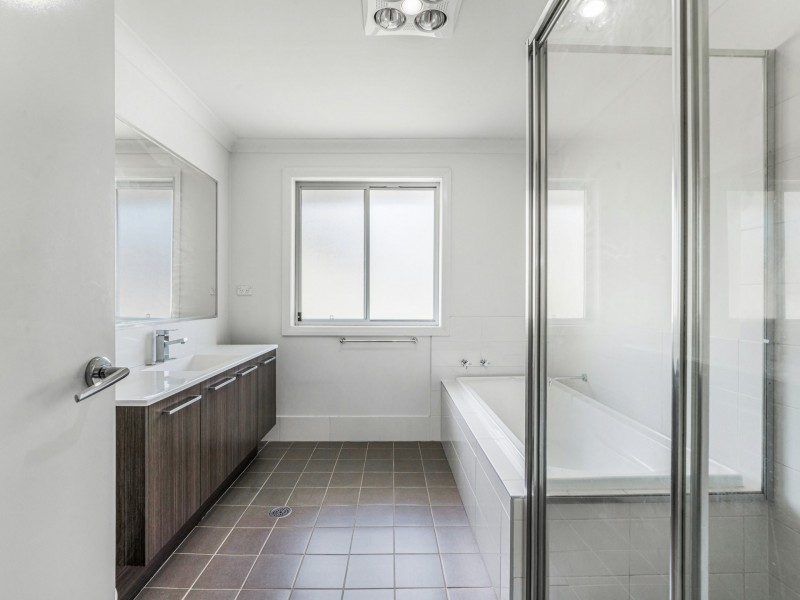 131 Hemsworth Avenue, Middleton Grange NSW 2171