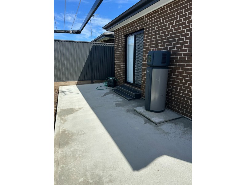 32A Firth Avenue, Green Valley NSW 2168