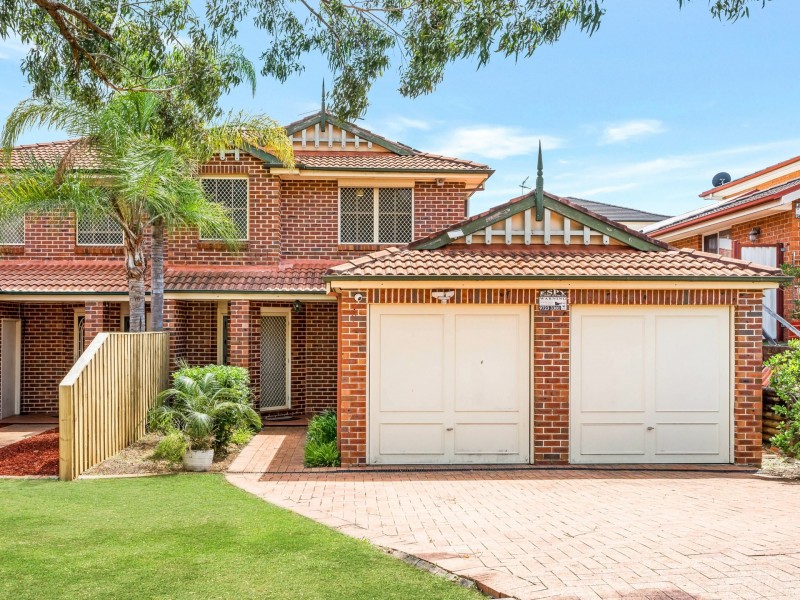 101 Pine Road, Casula NSW 2170