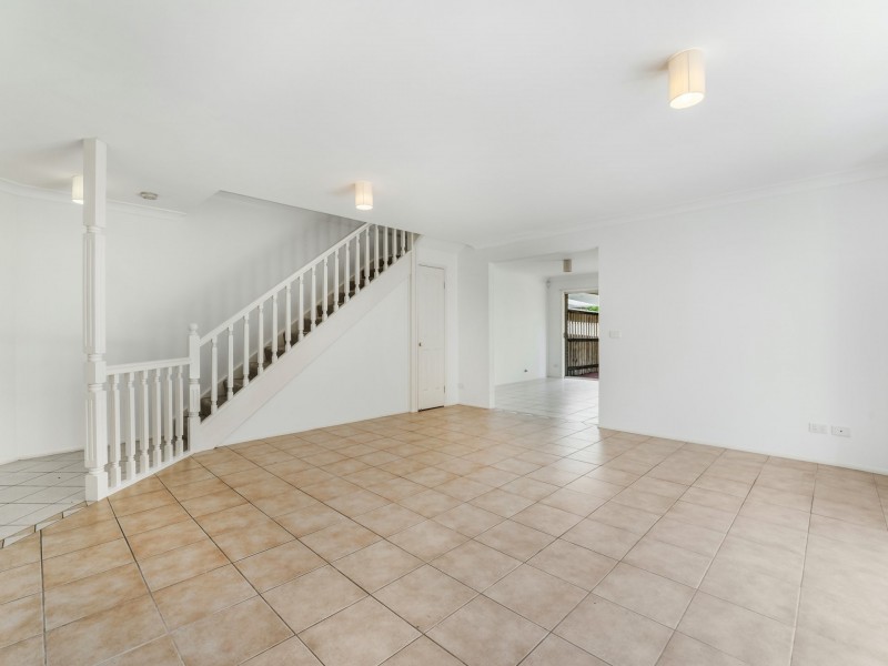 101 Pine Road, Casula NSW 2170