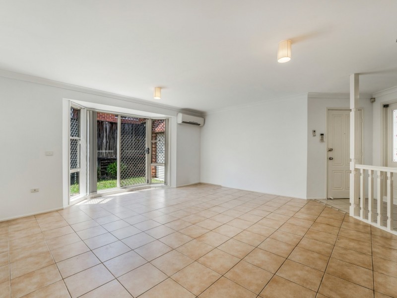101 Pine Road, Casula NSW 2170