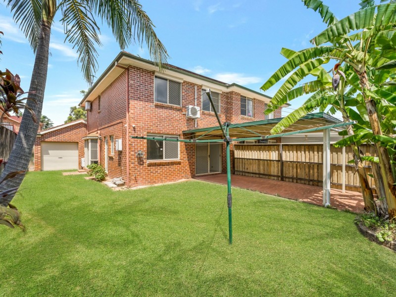 101 Pine Road, Casula NSW 2170
