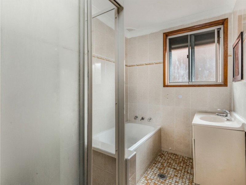 1 Lyell Street, Bossley Park NSW 2176