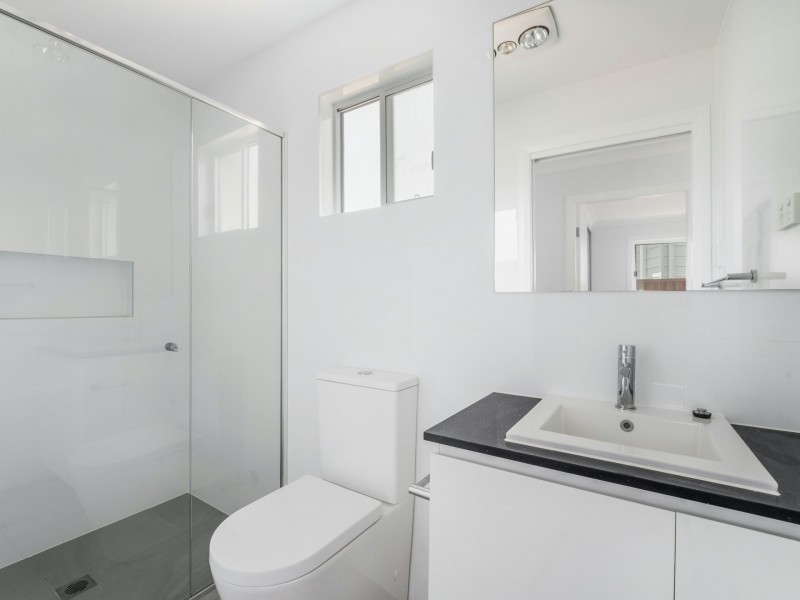 1 Siandra Avenue, Fairfield NSW 2165