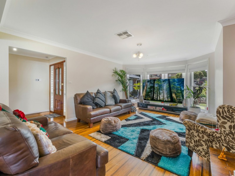 3 Dunk Close, Green Valley NSW 2168