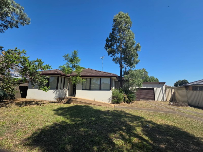 1 Macintyre Crescent, Ruse NSW 2560