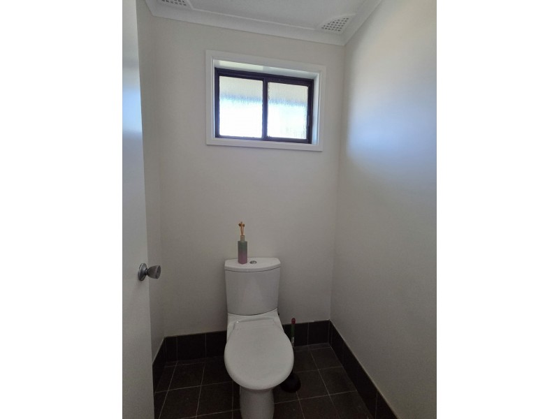 1 Macintyre Crescent, Ruse NSW 2560