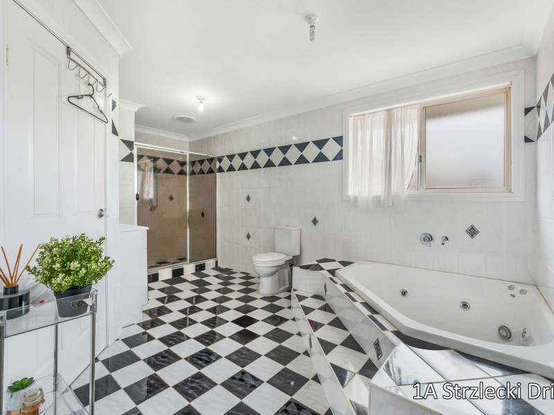 1 Strzlecki Drive, Horningsea Park NSW 2171