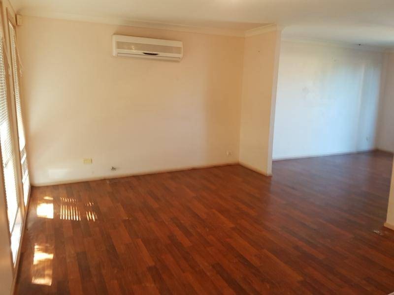 4 Howe Avenue, Horningsea Park NSW 2171