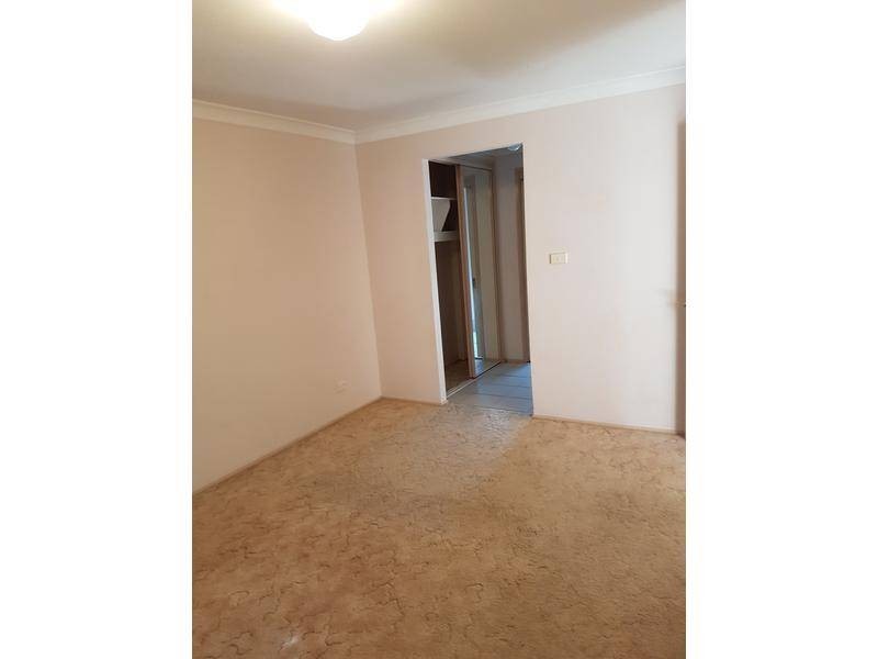 4 Howe Avenue, Horningsea Park NSW 2171