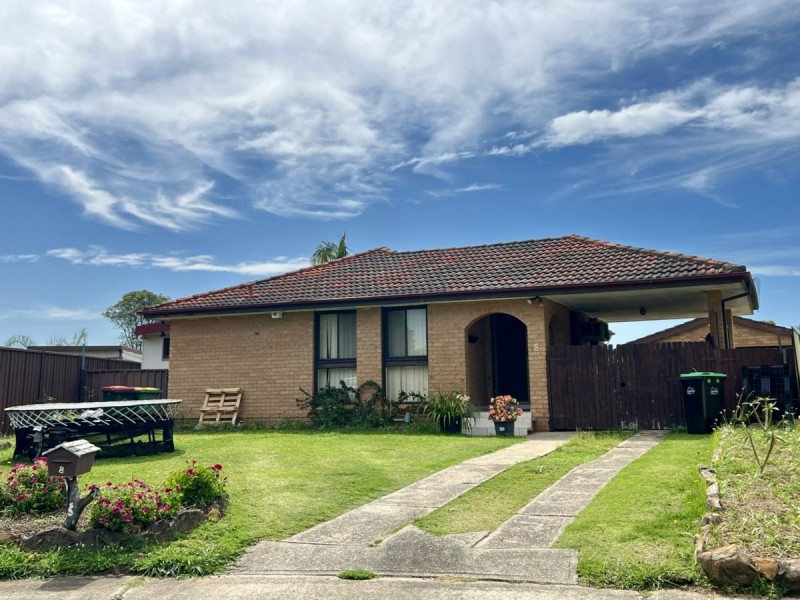 8 Cromer Place, St Johns Park NSW 2176