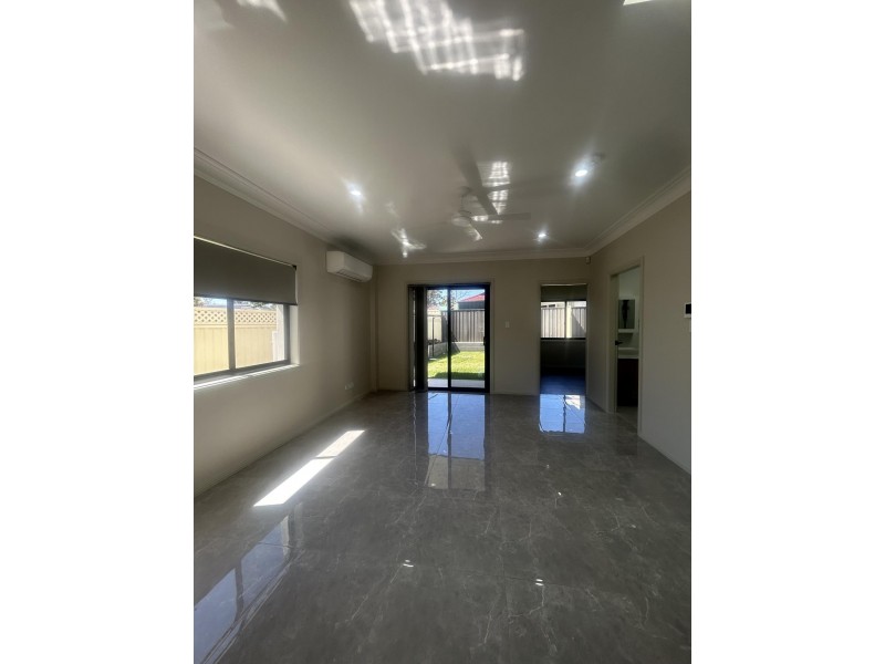 98a Melbourne road, St Johns Park NSW 2176