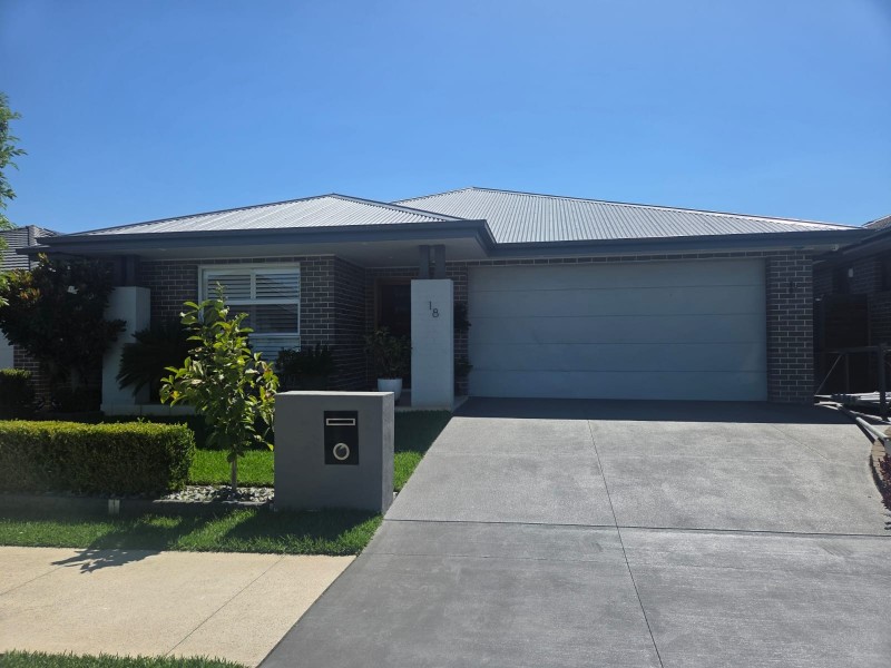 18 Hinton Loop, Oran Park NSW 2570
