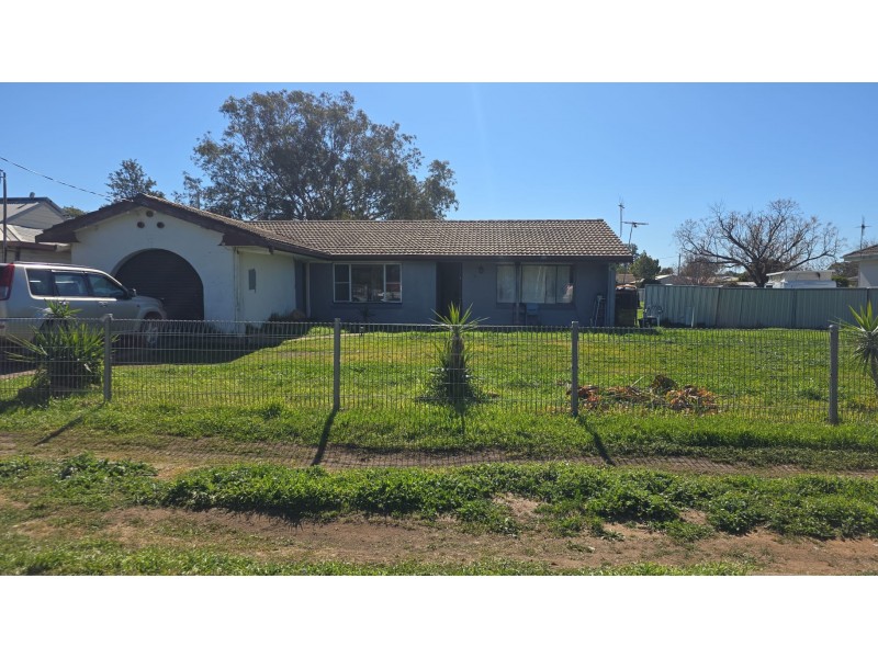 94 Myrtle Street, Gilgandra NSW 2827