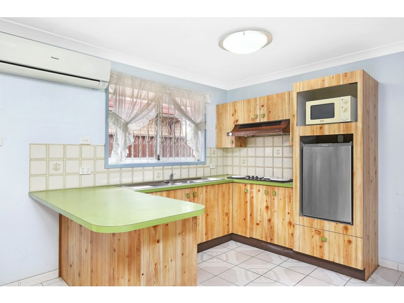 Edensor Park NSW 2176