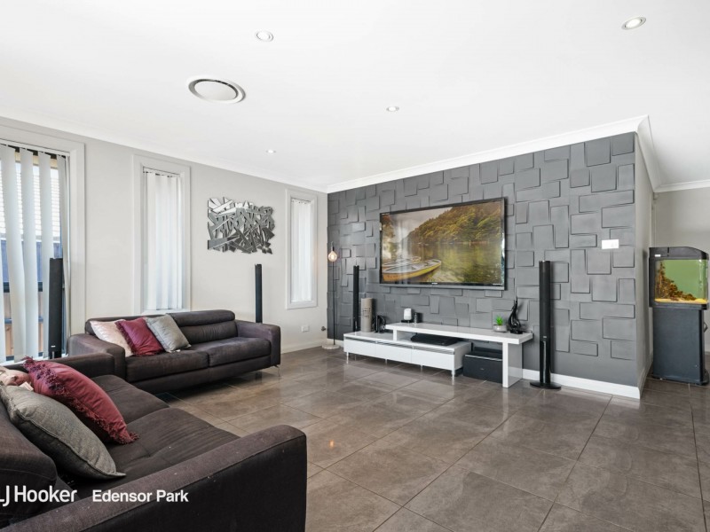 9 Bluey Street, Middleton Grange NSW 2171