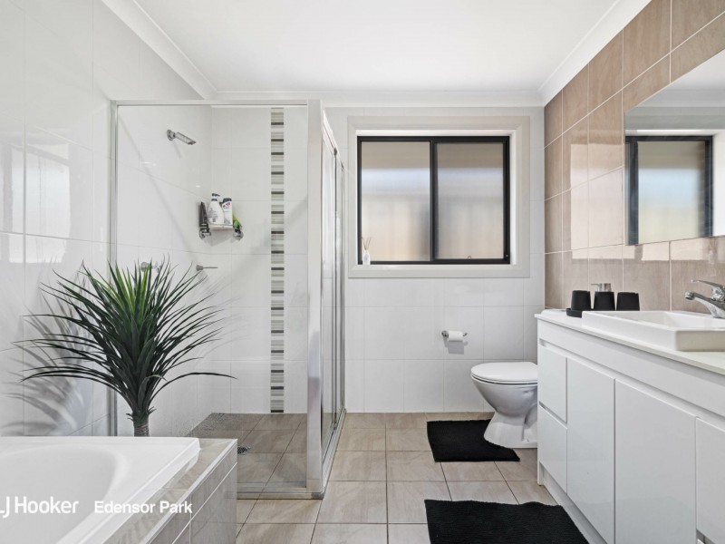 9 Bluey Street, Middleton Grange NSW 2171