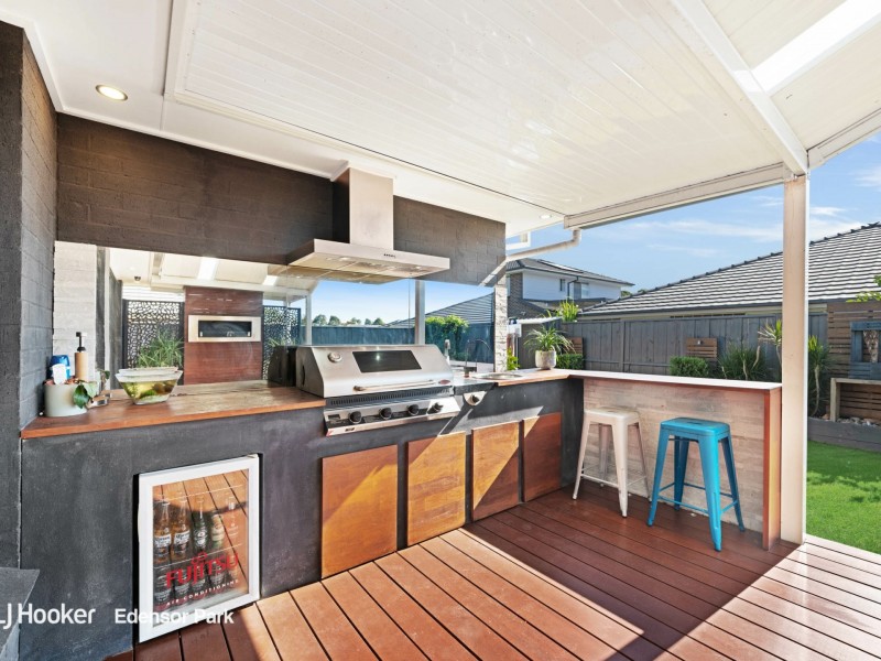 9 Bluey Street, Middleton Grange NSW 2171