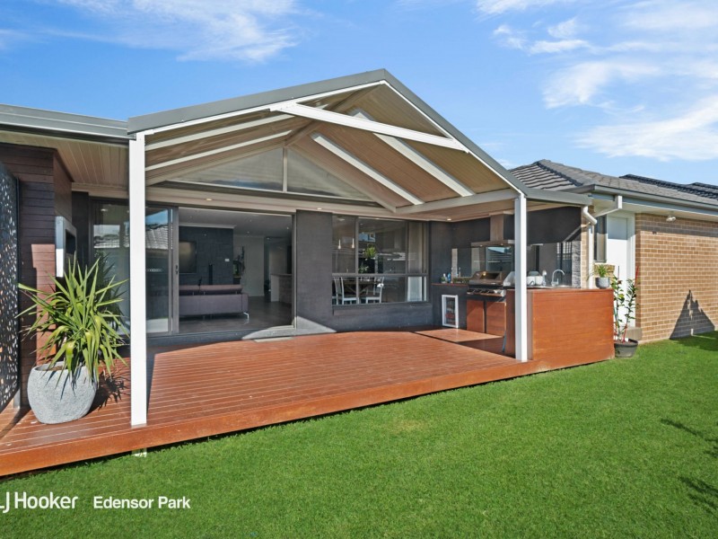 9 Bluey Street, Middleton Grange NSW 2171