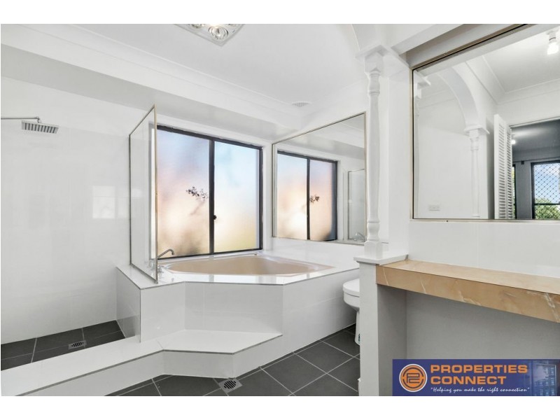 7 Glen Elgin Crescent, Edensor Park NSW 2176
