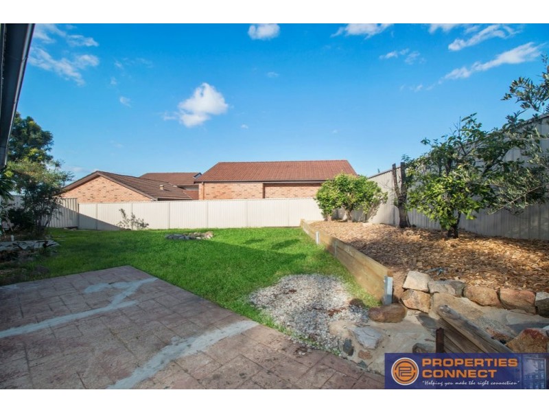 7 Glen Elgin Crescent, Edensor Park NSW 2176