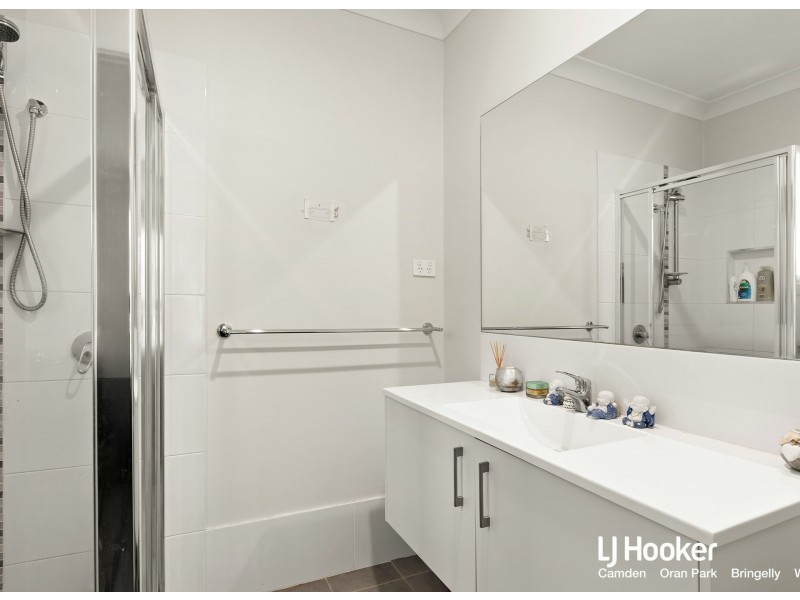 12 Parrott Street, Elderslie NSW 2570