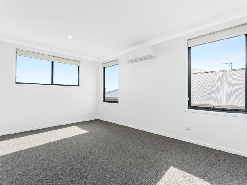 1 Battam Road, Gregory Hills NSW 2557