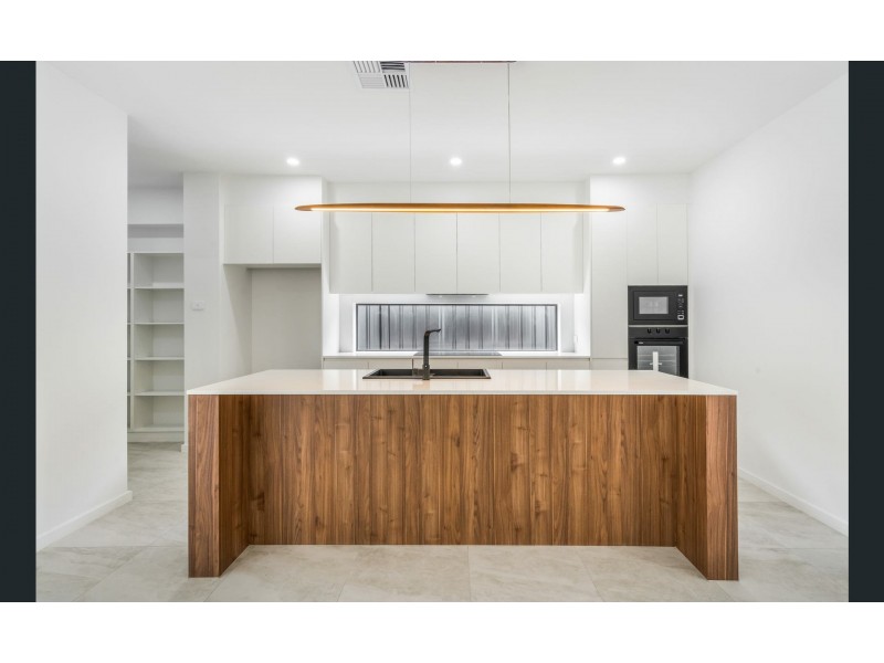 73 Bluebell Crescent, Spring Farm NSW 2570