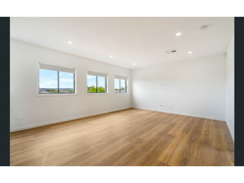 73 Bluebell Crescent, Spring Farm NSW 2570