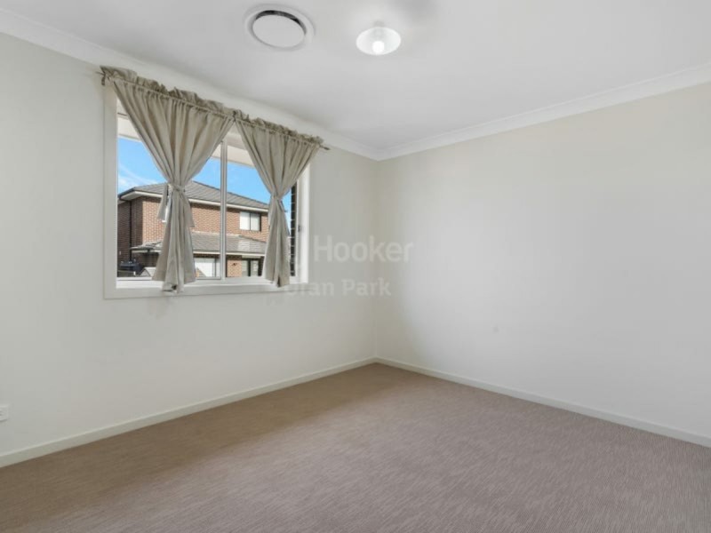 12 Fleece Loop, Oran Park NSW 2570