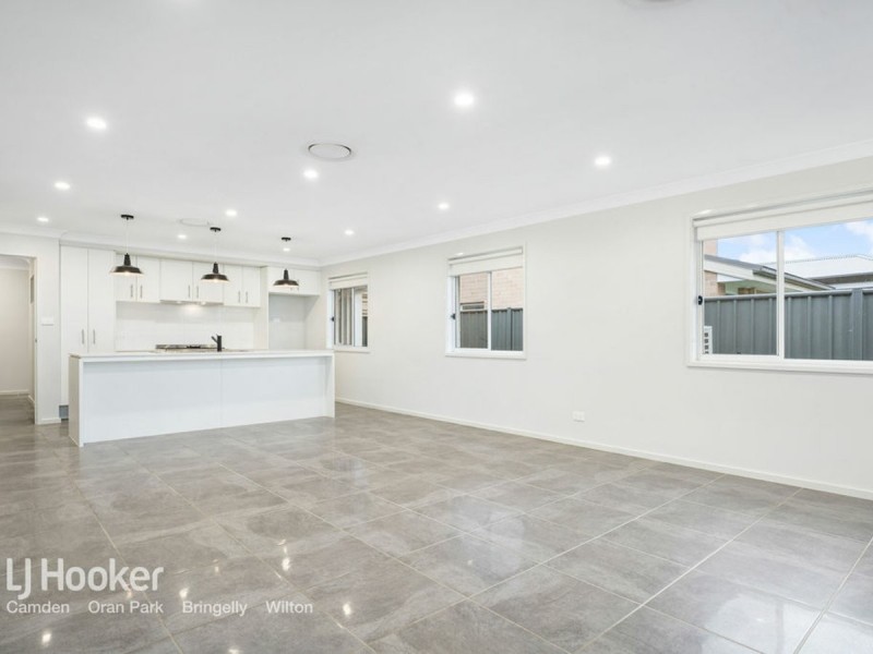 16 Thoroughbred Drive, Cobbitty NSW 2570