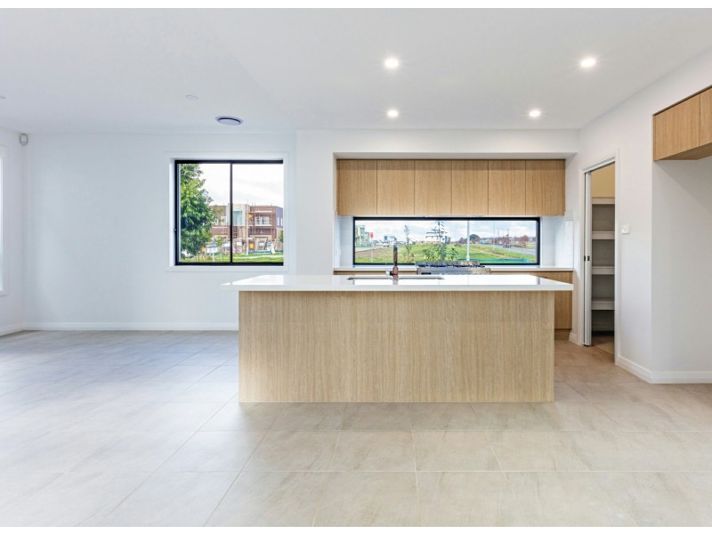 2 Dransfield Drive, Oran Park NSW 2570