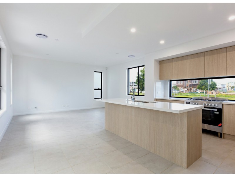 2 Dransfield Drive, Oran Park NSW 2570
