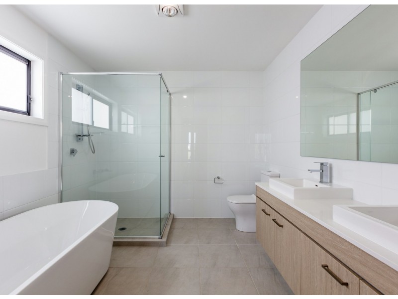 2 Dransfield Drive, Oran Park NSW 2570