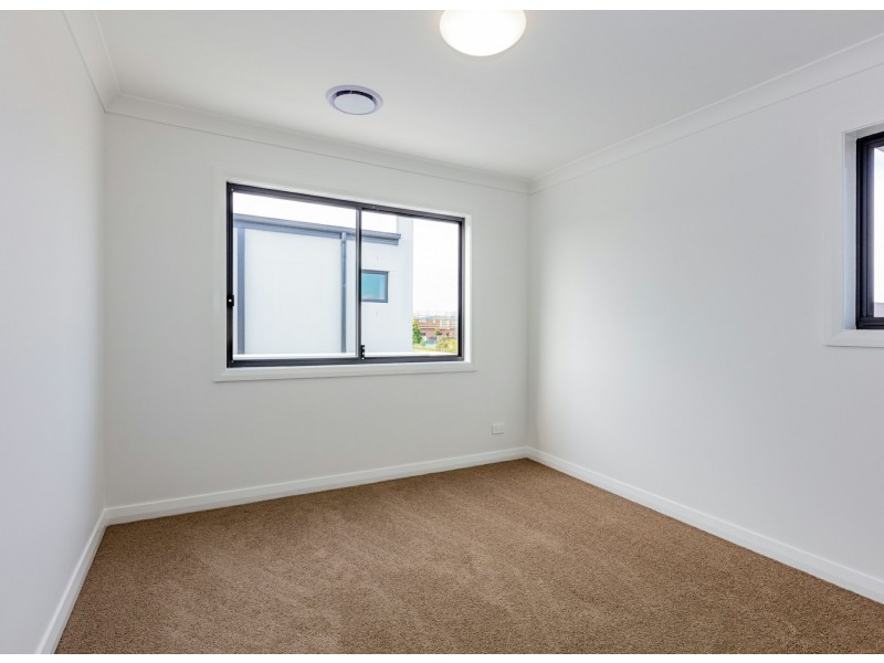 2 Dransfield Drive, Oran Park NSW 2570