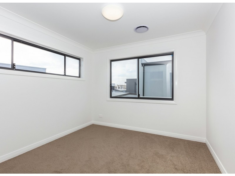 2 Dransfield Drive, Oran Park NSW 2570