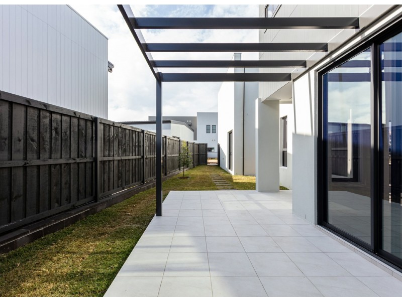 2 Dransfield Drive, Oran Park NSW 2570