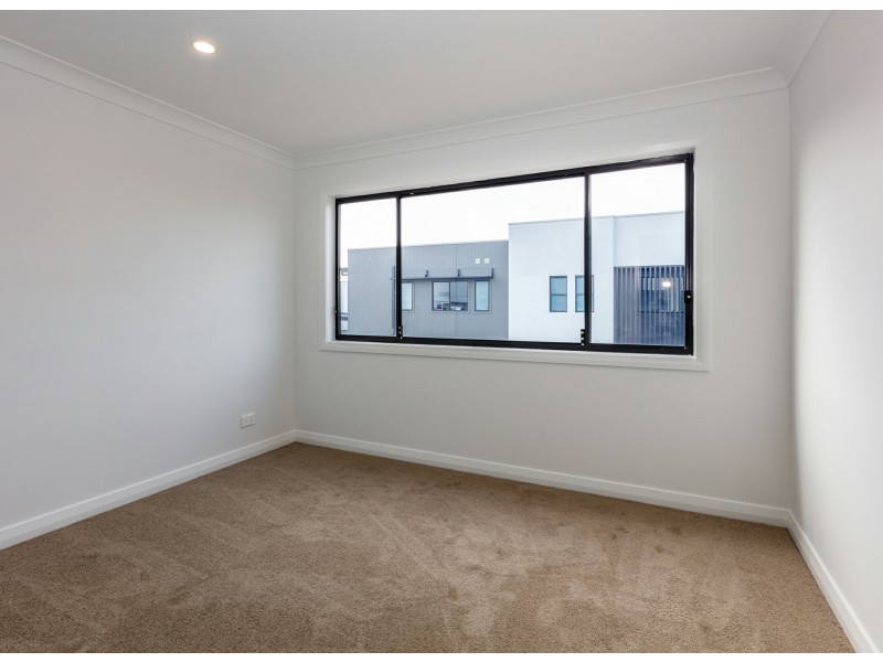 2a Dransfield Drive, Oran Park NSW 2570