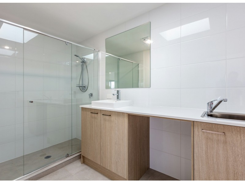 2a Dransfield Drive, Oran Park NSW 2570