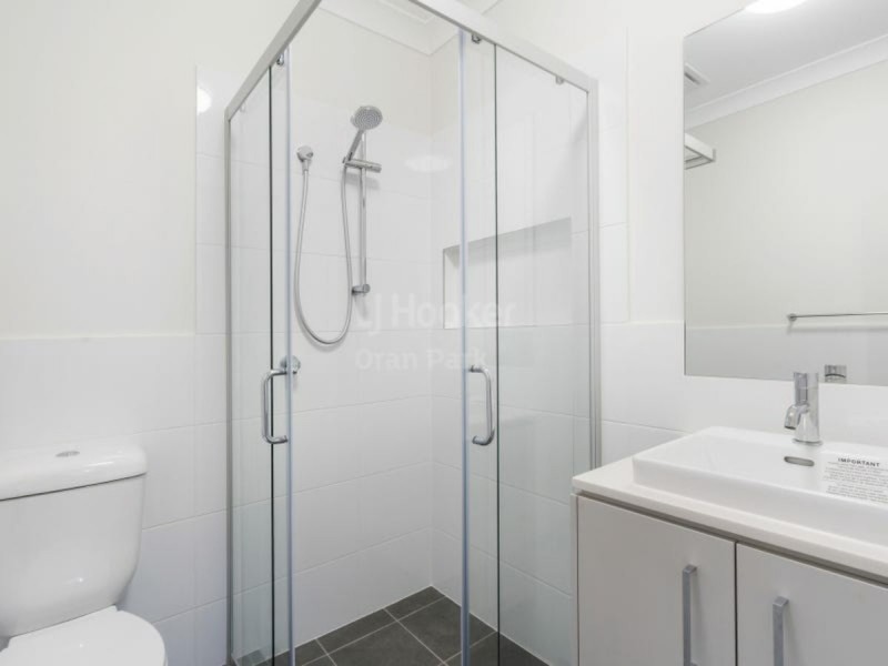 6B Fleece Loop, Oran Park NSW 2570