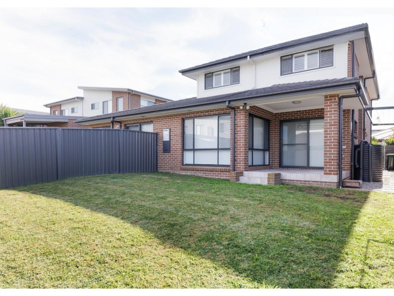 8B Rawlings Street, Oran Park NSW 2570