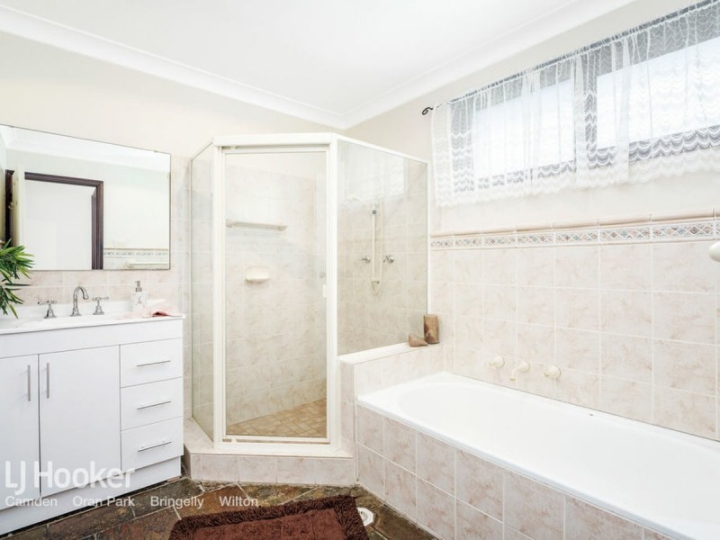 34 Jacaranda Avenue, Bradbury NSW 2560