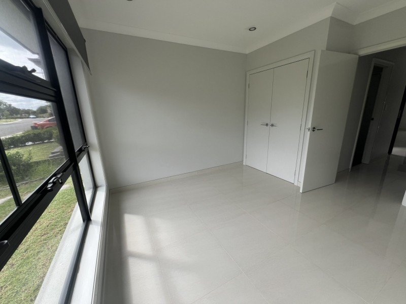 55A Thorpe Circuit, Oran Park NSW 2570